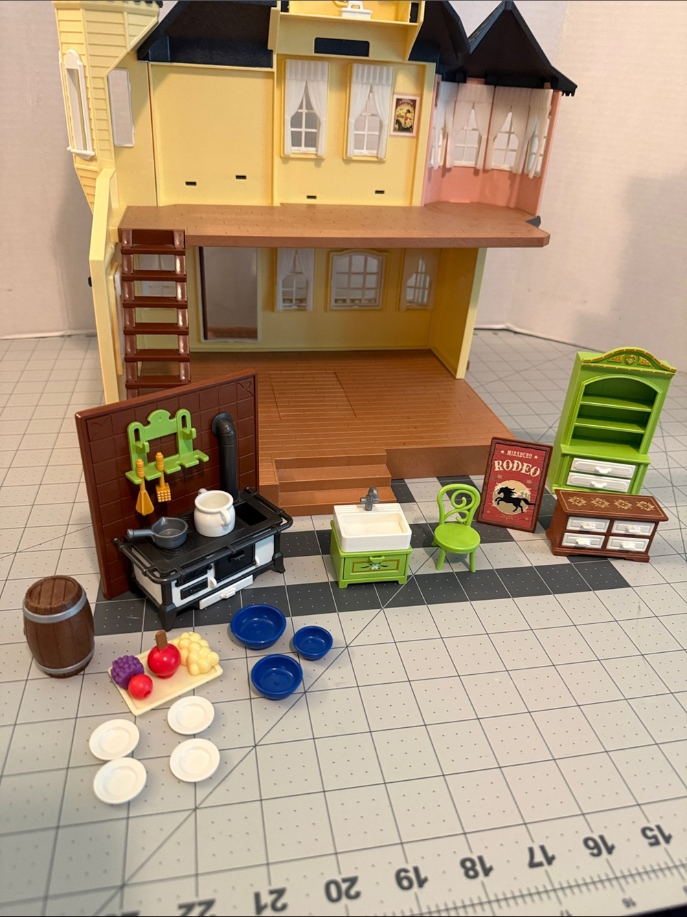 PLAYMOBIL Spirit Riding Free Lucky's House - Picture 3 of 6